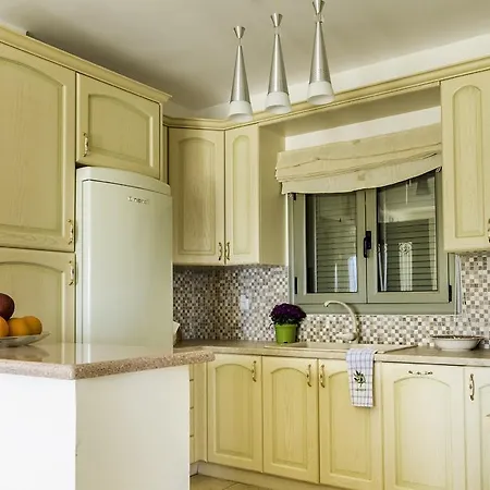 Inna * Mikros Gialos