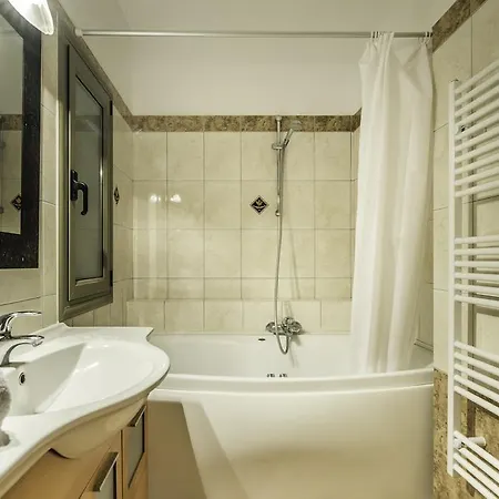 Inna * Mikros Gialos